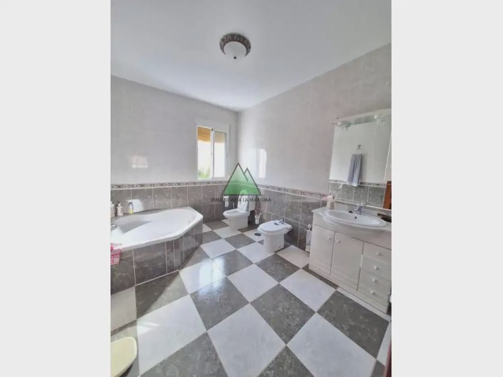 4 slaapkamer Huis te koop in Villanueva de Algaidas met garage - € 219.000 (Ref: 10147382)