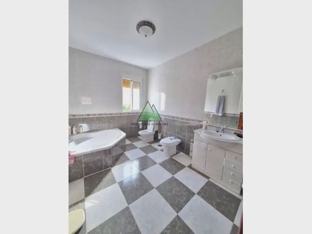 4 sypialnia Dom na sprzedaż w Villanueva de Algaidas z garażem - 219 000 € (Ref: 10147382)