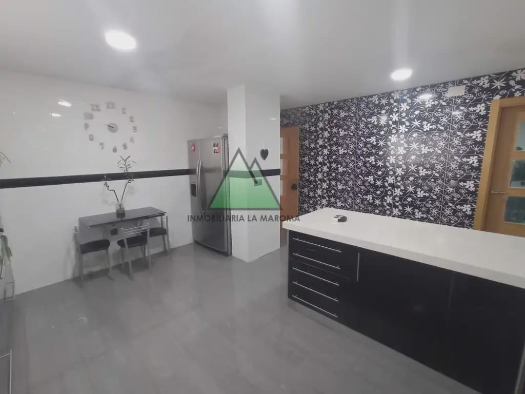 3 soverom Hus til salgs i Alfarnate med garasje - € 300 000 (Ref: 10159926)