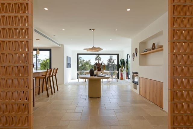 4 slaapkamer Villa te koop in Moraira, Teulada-Moraira met zwembad garage - € 2.275.000 (Ref: 10157980)