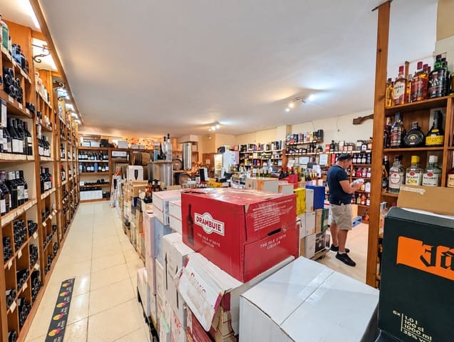 1 quarto Comercial para venda em Moraira, Teulada-Moraira com garagem - 215 000 € (Ref: 10175704)
