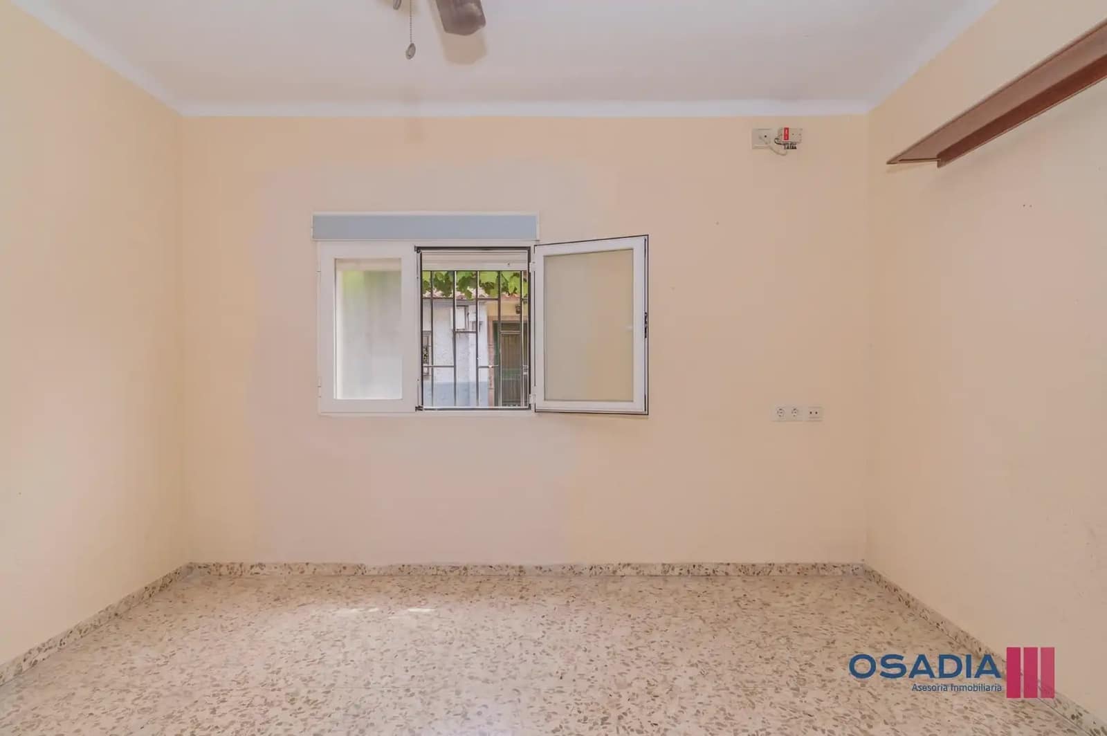 2 soveværelse Lejlighed til salg i Granada by - € 140.000 (Ref: 10100617)