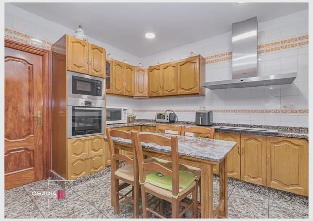 4 quarto Moradia Geminada para venda em Alomartes, Illora com garagem - 239 900 € (Ref: 10100624)