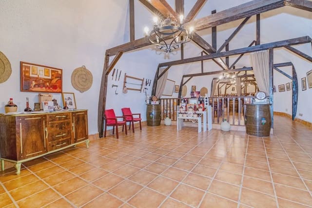 Local Commercial à vendre à Huétor Vega - 1 500 000 € (Ref: 10100625)