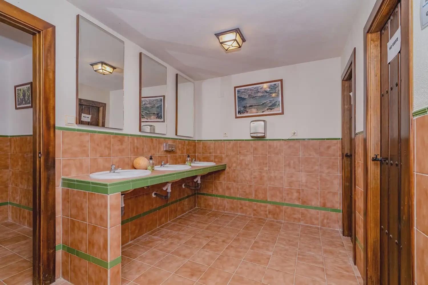 Local Commercial à vendre à Huetor Vega - 1 500 000 € (Ref: 10100625)