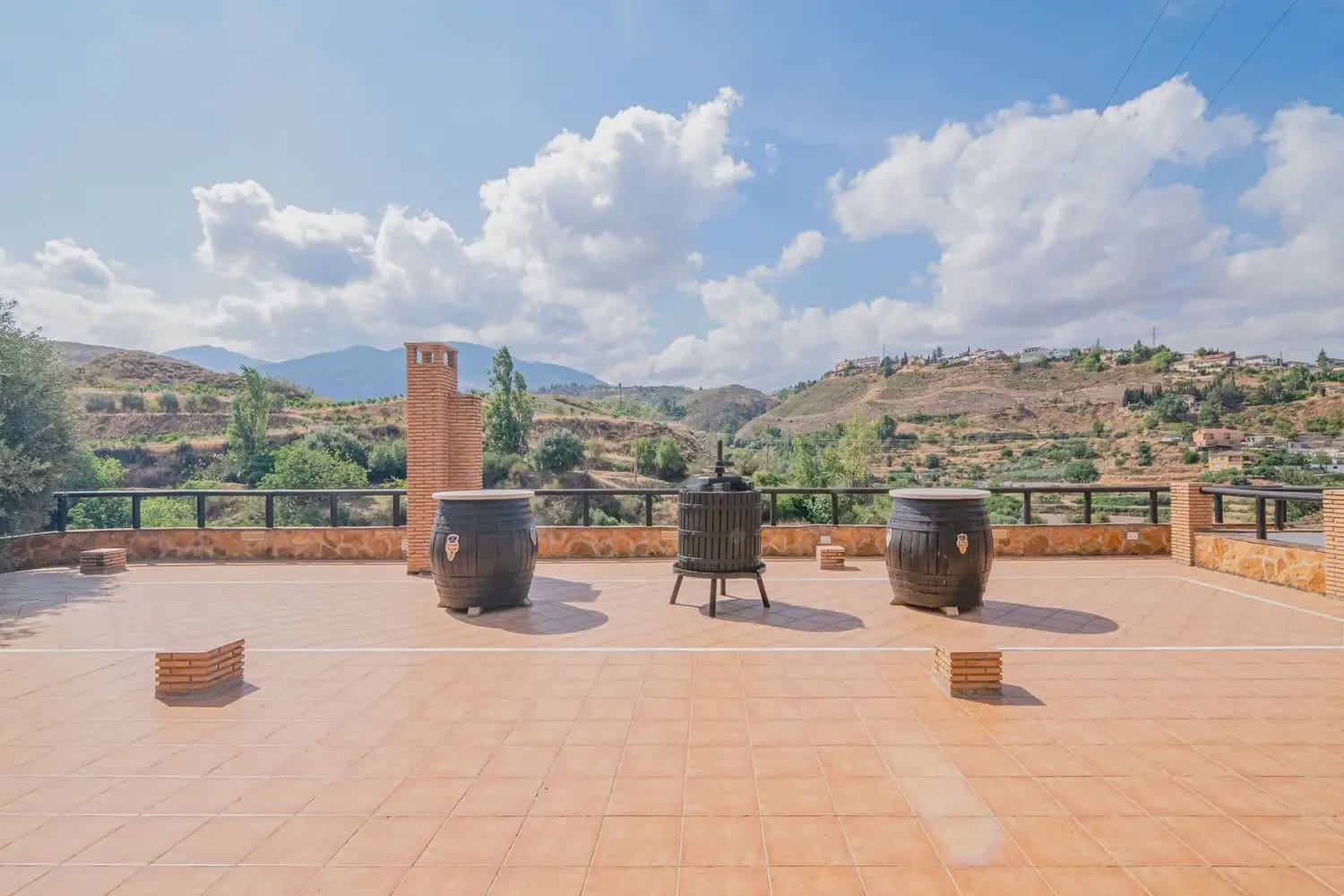 Local Commercial à vendre à Huetor Vega - 1 500 000 € (Ref: 10100625)