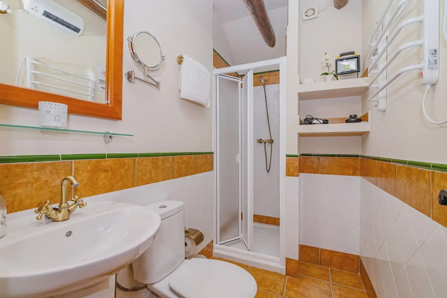 Local Commercial à vendre à Huetor Vega - 1 500 000 € (Ref: 10100625)