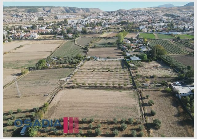Rakentamaton maa myytävänä paikassa Cervantes, Granada kaupunki - 49 900 € (Ref: 10100628)