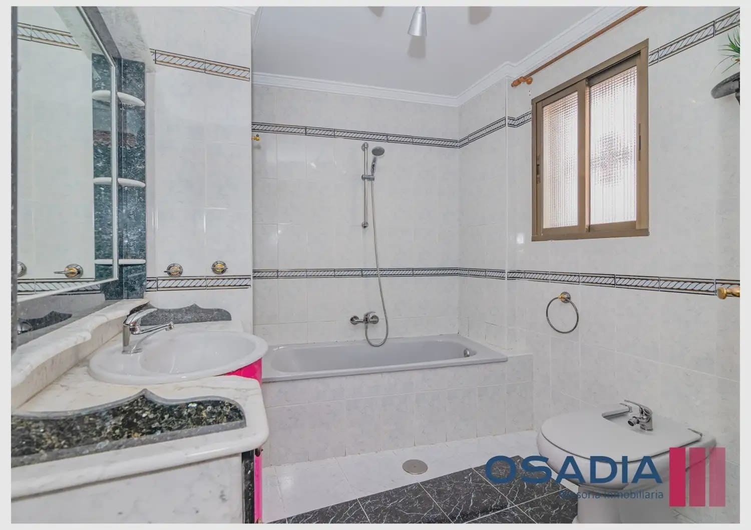 3 bedroom Flat for sale in Loja - € 104,900 (Ref: 10100637)