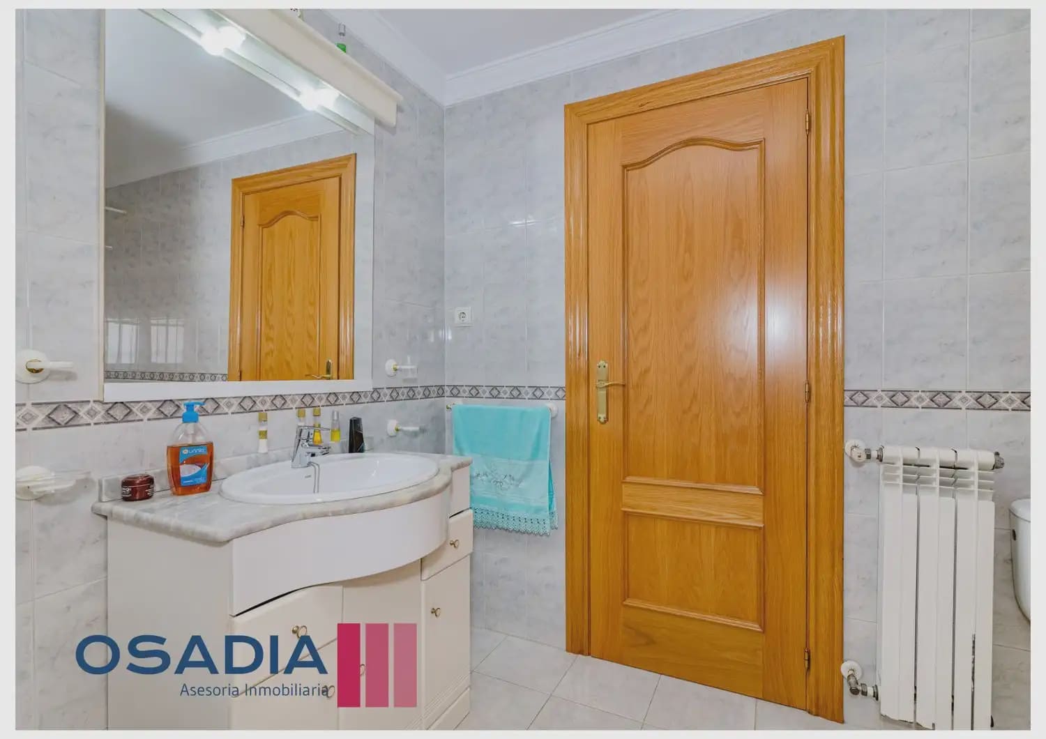 4 bedroom Villa for sale in Fuente Vaqueros with pool garage - € 590,000 (Ref: 10100650)