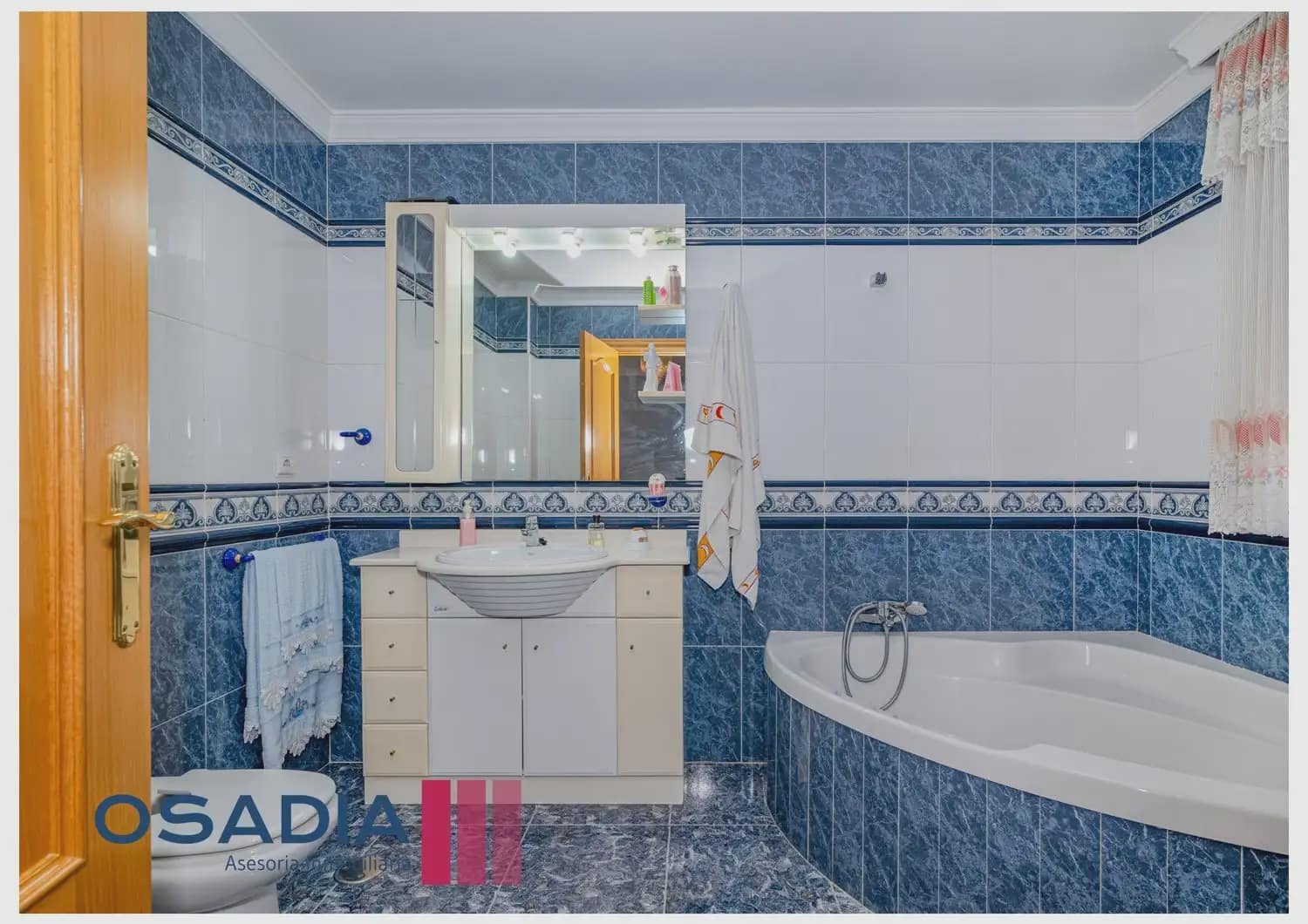 4 bedroom Villa for sale in Fuente Vaqueros with pool garage - € 590,000 (Ref: 10100650)