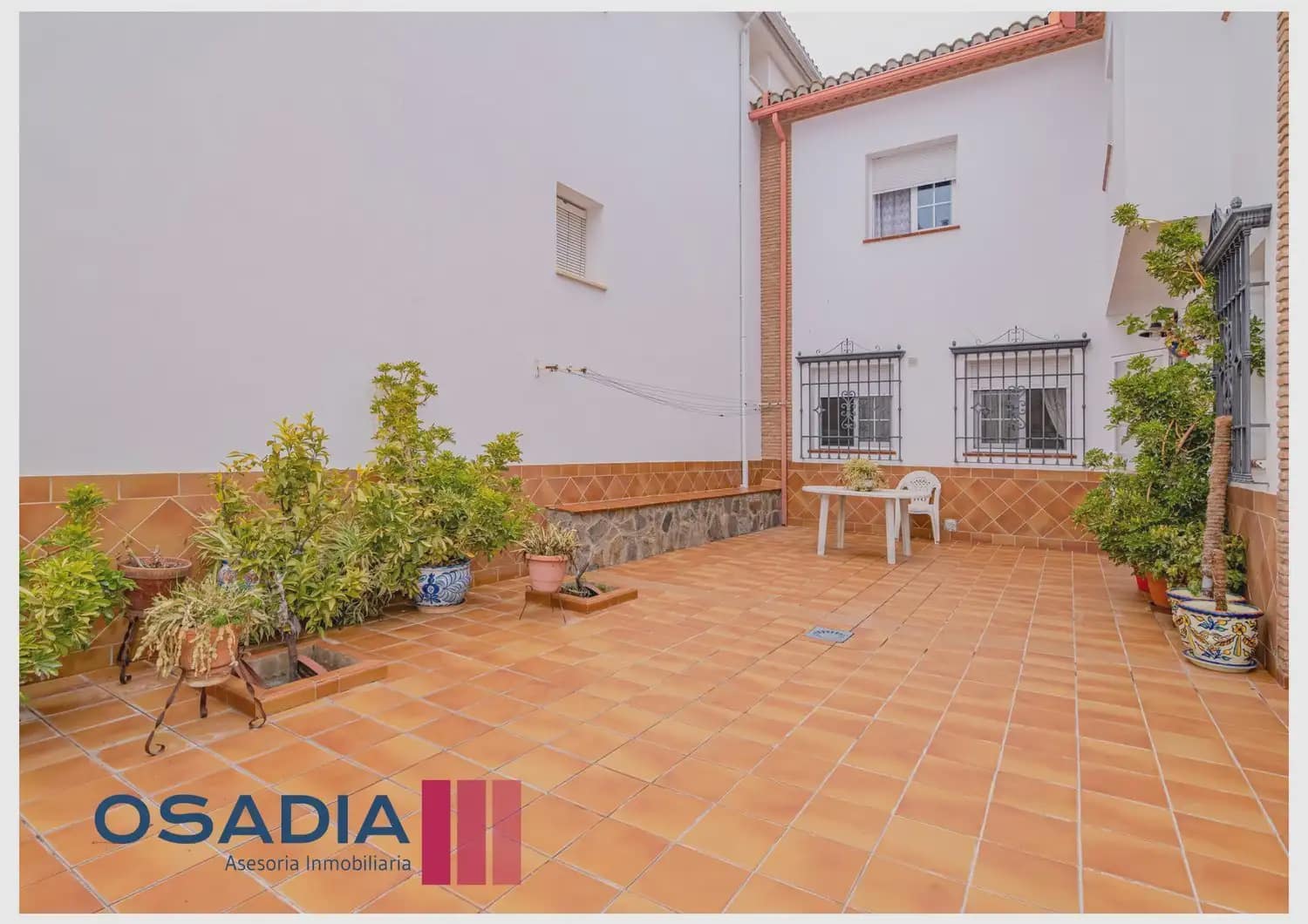 4 bedroom Villa for sale in Fuente Vaqueros with pool garage - € 590,000 (Ref: 10100650)