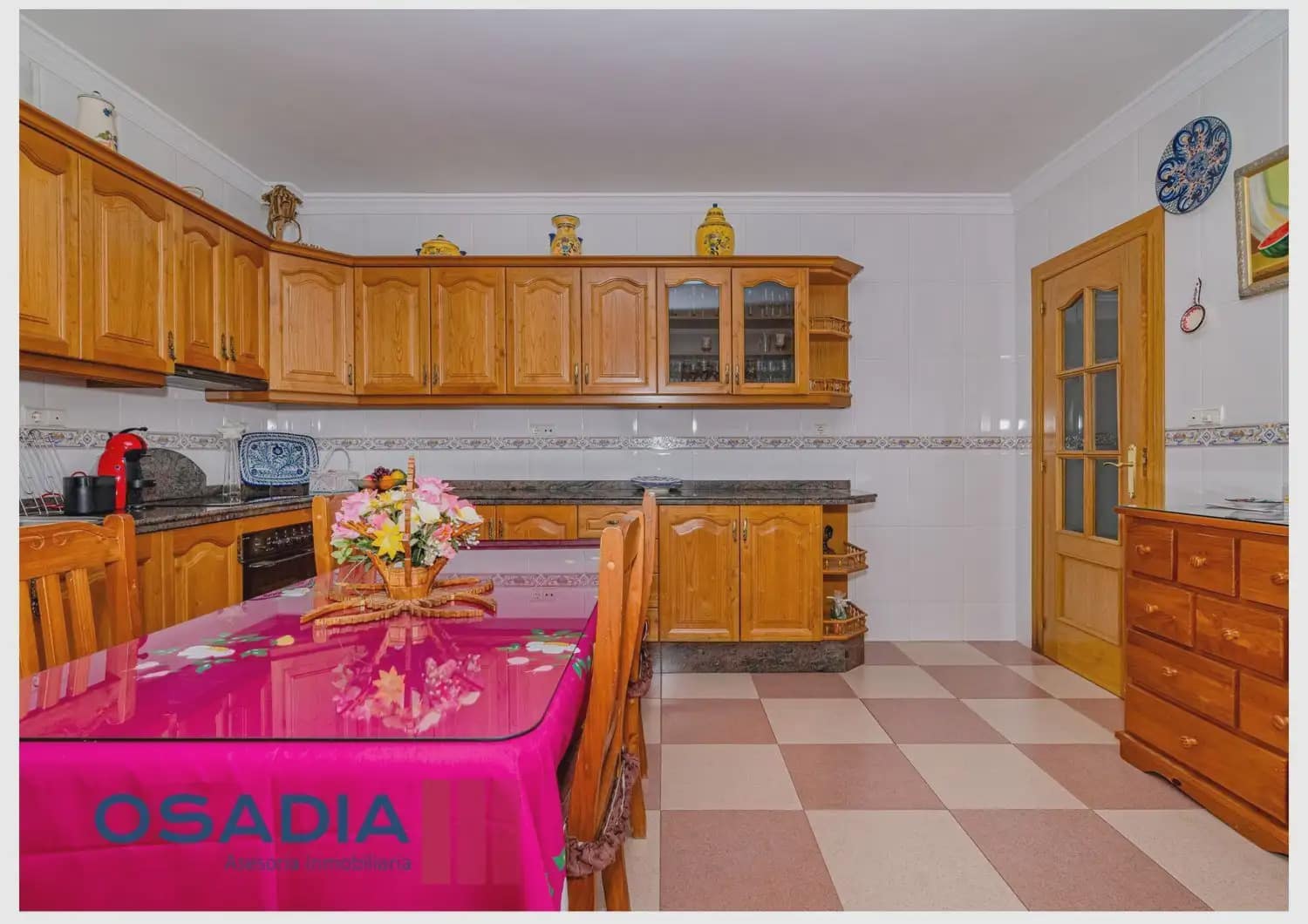 4 bedroom Villa for sale in Fuente Vaqueros with pool garage - € 590,000 (Ref: 10100650)