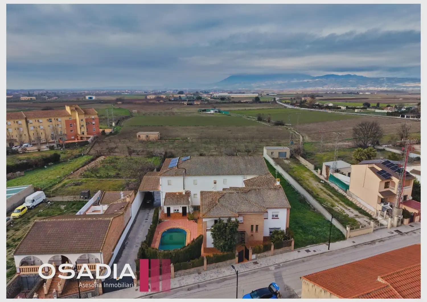 4 bedroom Villa for sale in Fuente Vaqueros with pool garage - € 590,000 (Ref: 10100650)