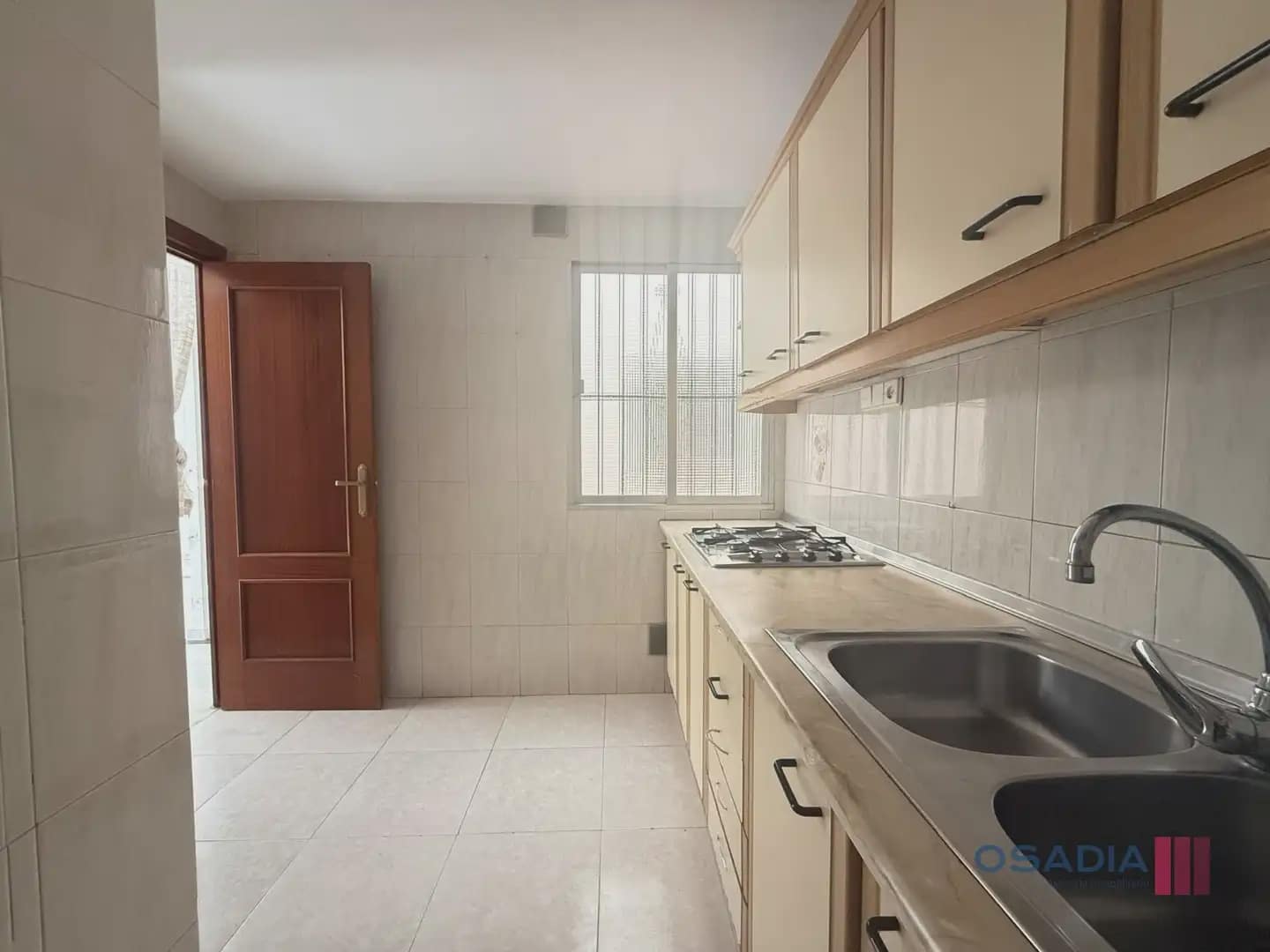 Kommersiell att hyra i Monachil - 450 € (Ref: 10100651)