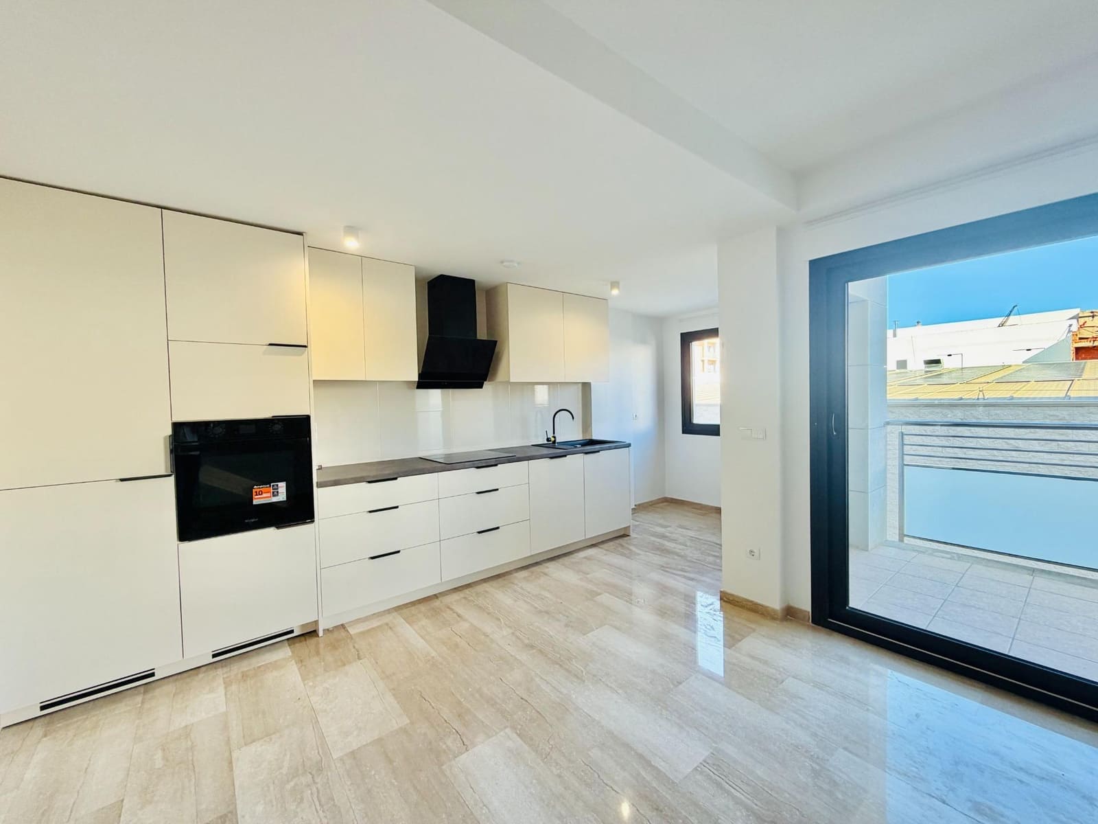 3 slaapkamer Flat te koop in La Font d'En Carros met garage - € 175.000 (Ref: 10100502)