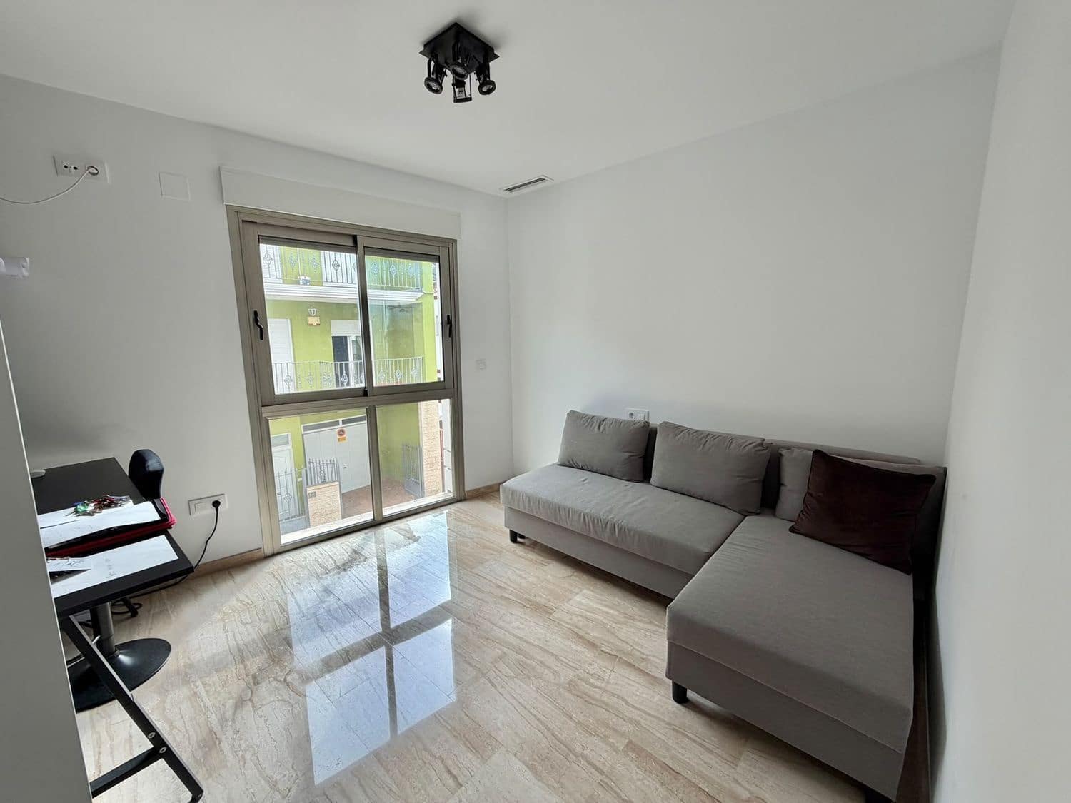 3 slaapkamer Flat te koop in La Font d'En Carros met garage - € 249.999 (Ref: 10100504)