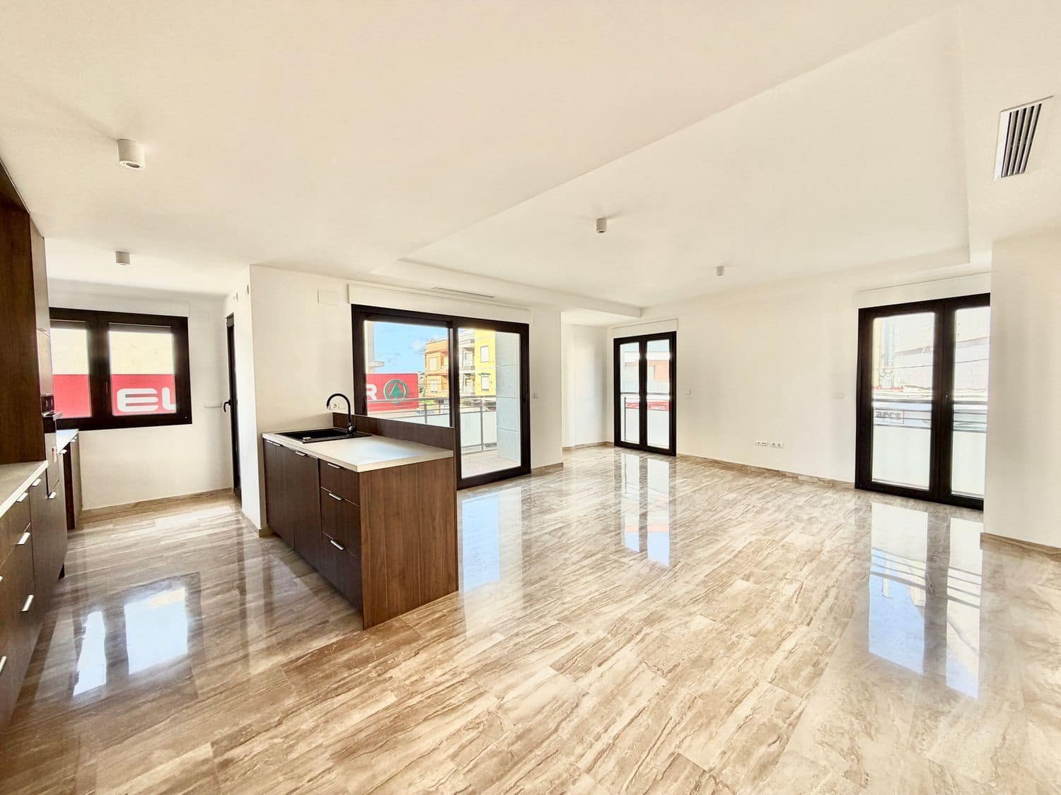 2 slaapkamer Flat te koop in La Font d'En Carros met garage - € 179.000 (Ref: 10100505)