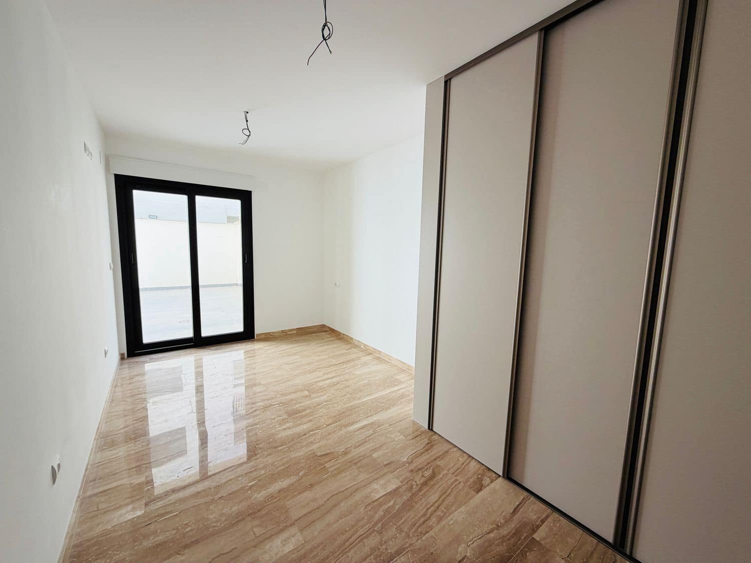 2 slaapkamer Flat te koop in La Font d'En Carros met garage - € 179.000 (Ref: 10100505)