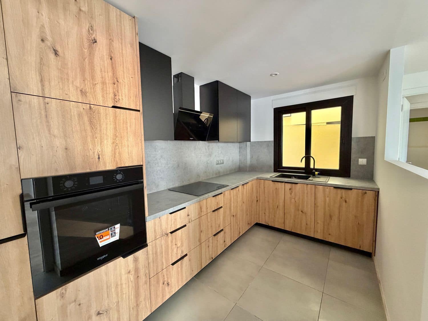 2 slaapkamer Flat te koop in La Font d'En Carros met garage - € 179.000 (Ref: 10100505)