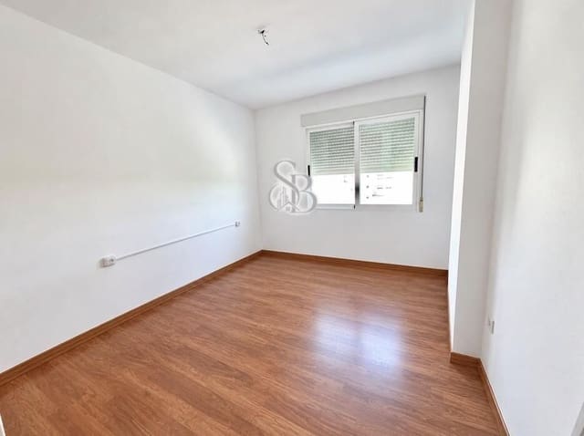 3 slaapkamer Flat te koop in Oliva met garage - € 225.000 (Ref: 10130078)