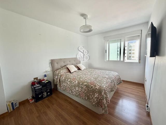 3 slaapkamer Flat te koop in Oliva met garage - € 225.000 (Ref: 10130078)