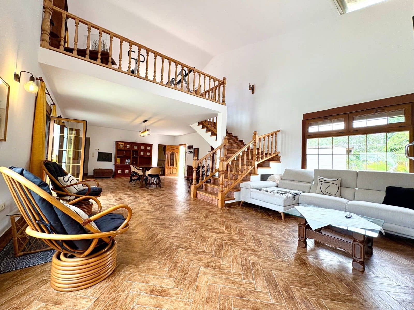 5 bedroom Villa for sale in Pedreguer with pool garage - € 1,150,000 (Ref: 10132813)