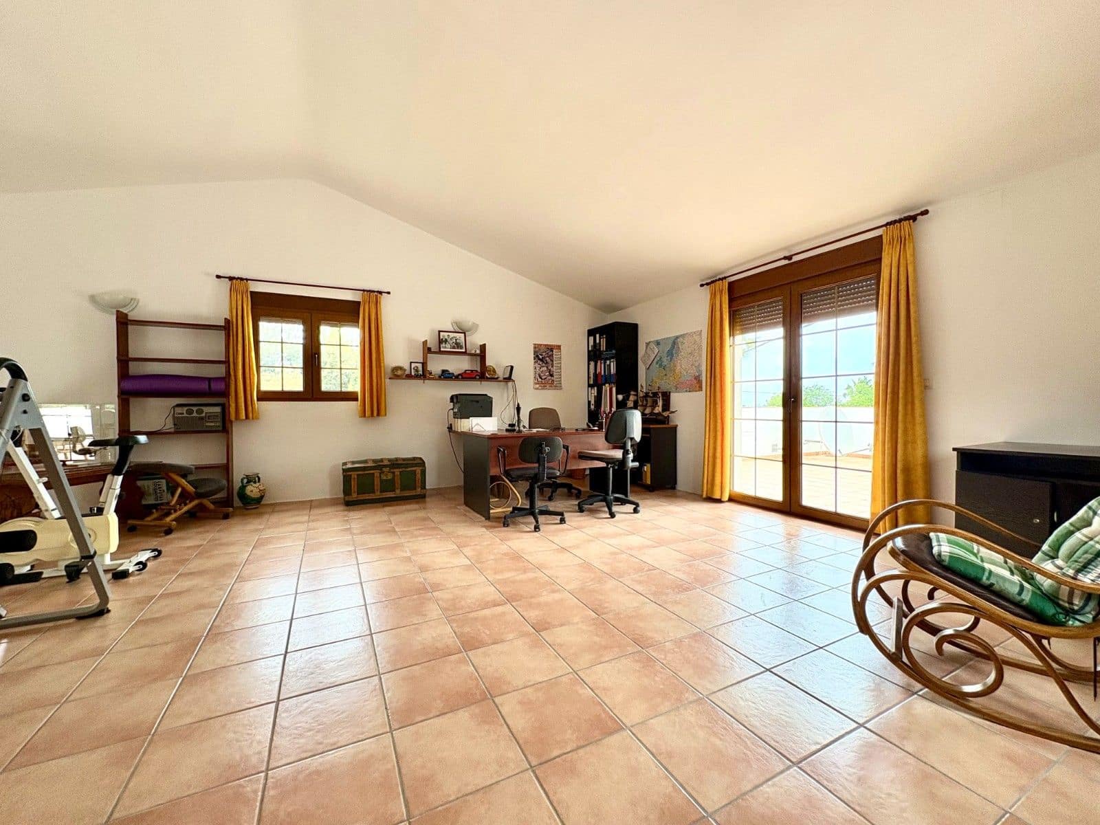 5 bedroom Villa for sale in Pedreguer with pool garage - € 1,150,000 (Ref: 10132813)