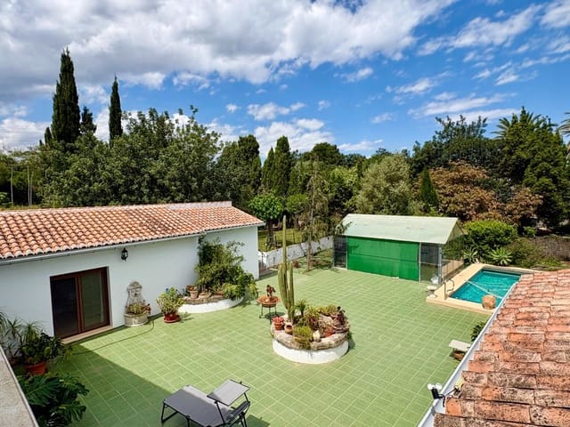 5 bedroom Villa for sale in Pedreguer with pool garage - € 1,150,000 (Ref: 10132813)