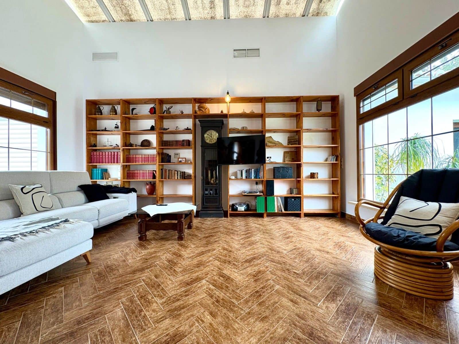 5 bedroom Villa for sale in Pedreguer with pool garage - € 1,150,000 (Ref: 10132813)