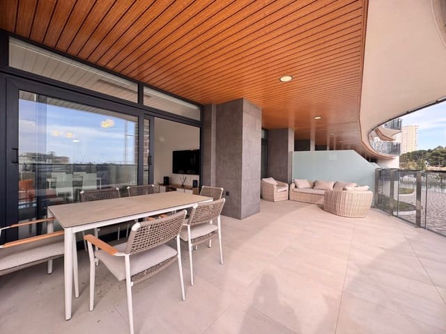 3 soveværelse Lejlighed til salg i Playa Poniente, Benidorm med swimmingpool garage - € 780.000 (Ref: 10132816)