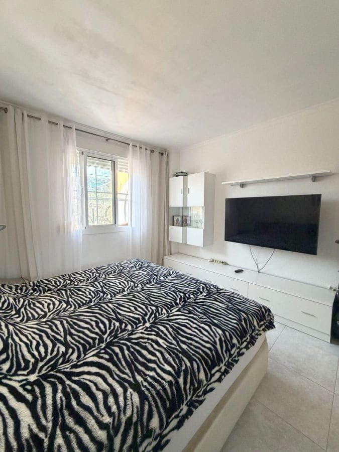 2 bedroom Flat for sale in Cumbre del Sol with pool - € 190,000 (Ref: 10136265)