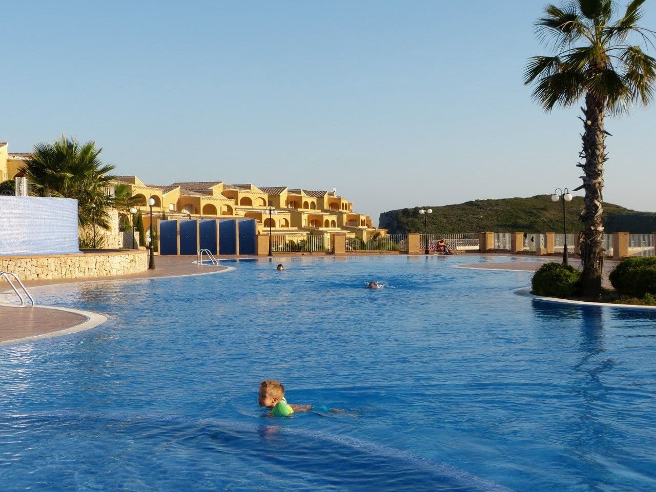 2 bedroom Flat for sale in Cumbre del Sol with pool - € 190,000 (Ref: 10136265)