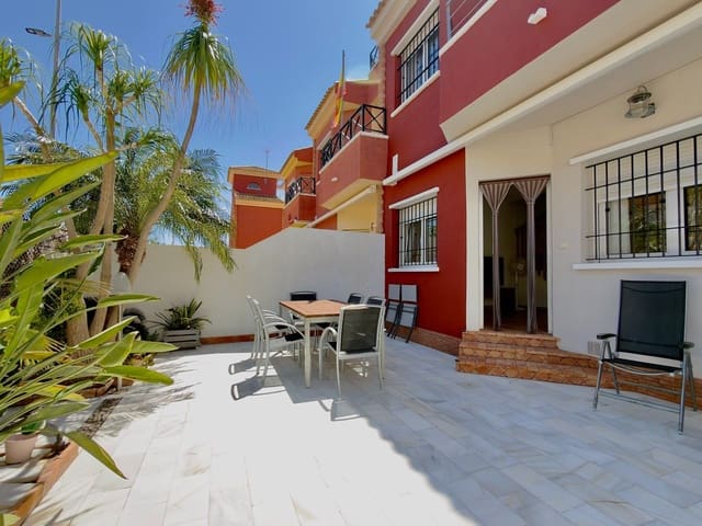4 soveværelse Rækkehus til salg i Torre de la Horadada, Pilar de la Horadada med garage - € 450.000 (Ref: 10147297)