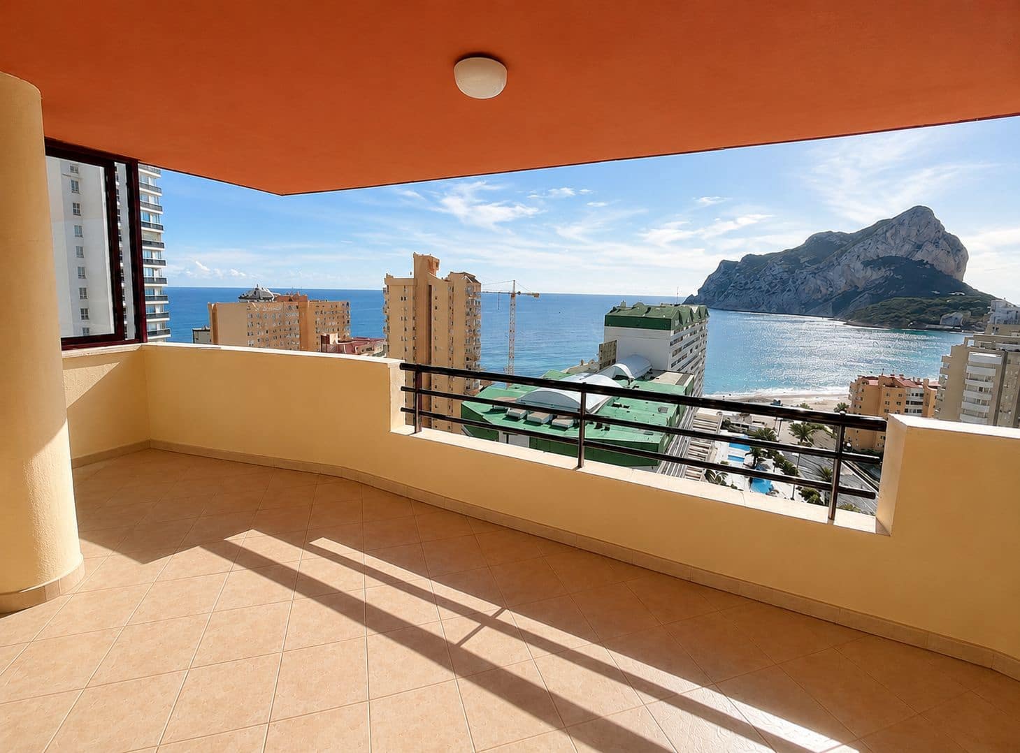 3 makuuhuone Kattohuoneisto myytävänä paikassa Calpe / Calp mukana uima-altaan - 582 000 € (Ref: 10163150)