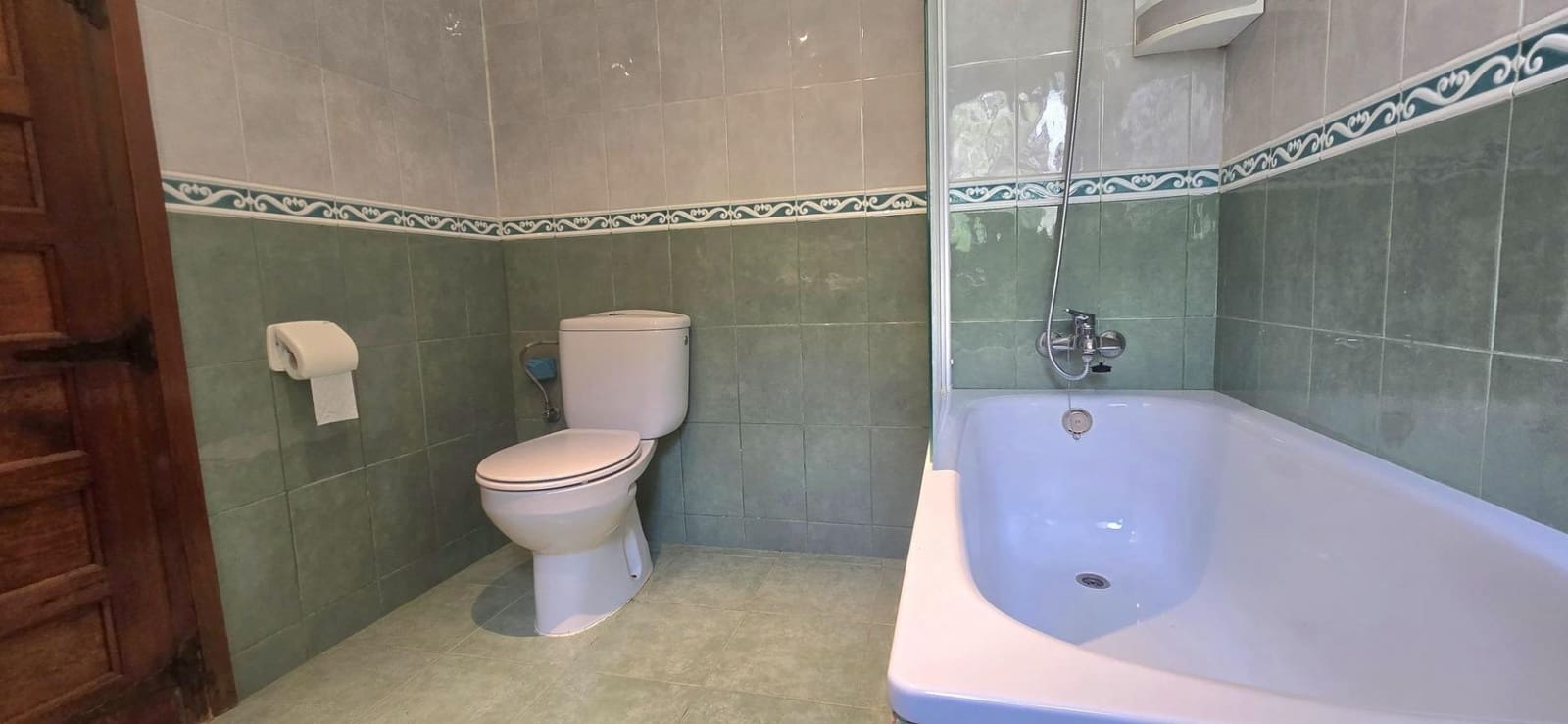 6 sovrum Villa till salu i Arenal med pool garage - 850 000 € (Ref: 10163153)