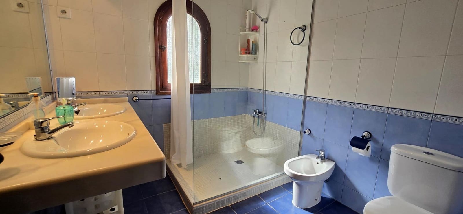 6 sovrum Villa till salu i Arenal med pool garage - 850 000 € (Ref: 10163153)