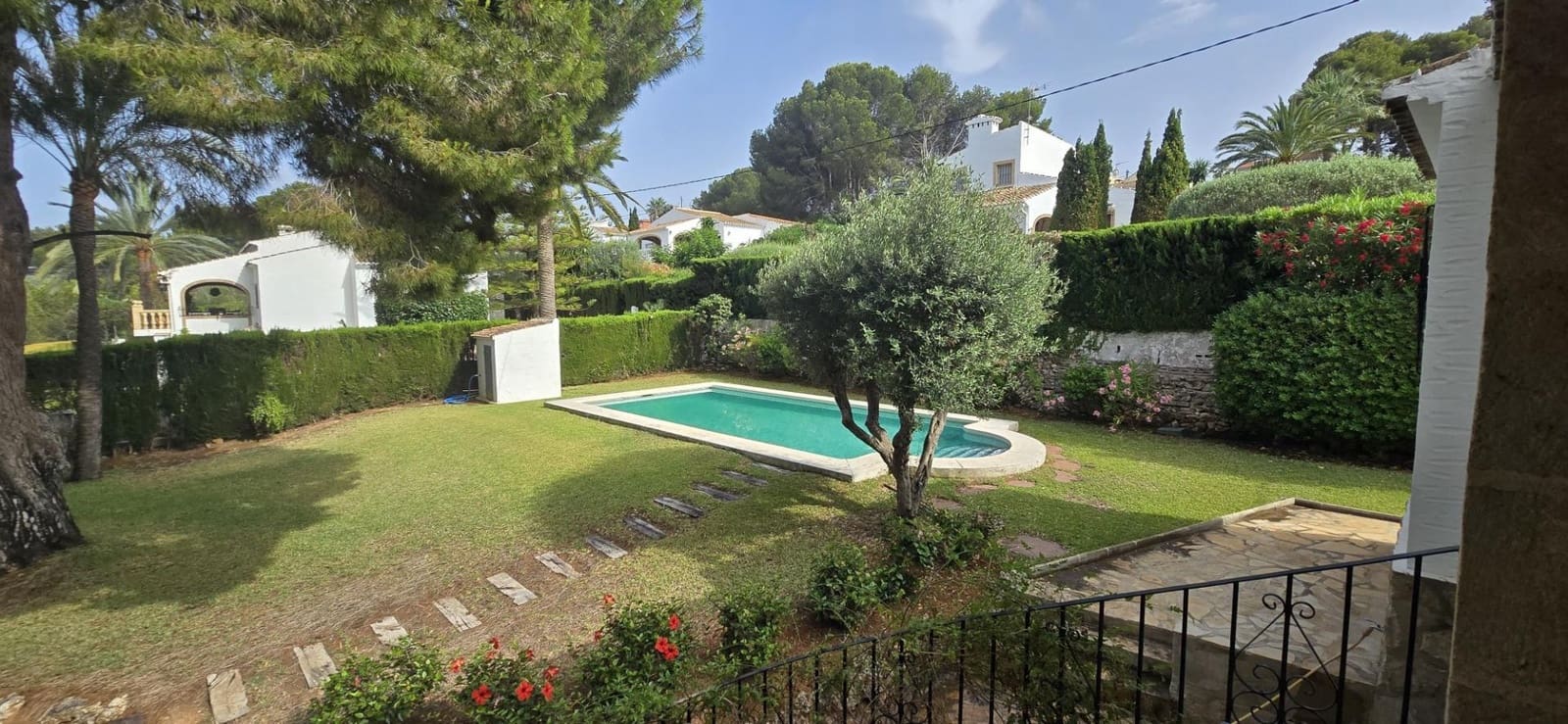 6 sovrum Villa till salu i Arenal med pool garage - 850 000 € (Ref: 10163153)