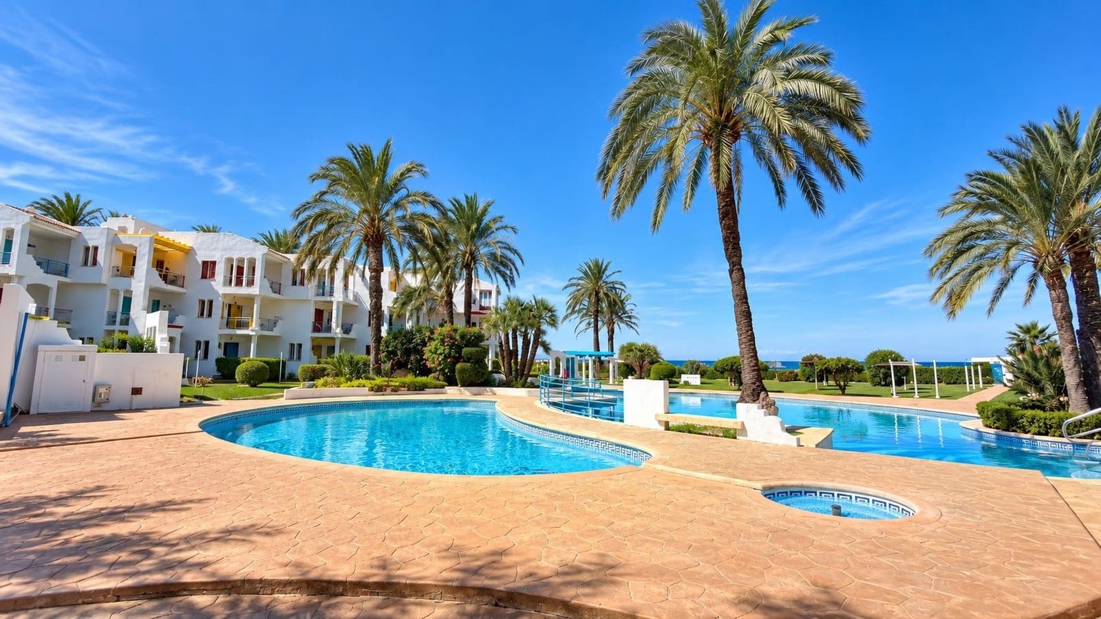 2 soveværelse Lejlighed til salg i Denia med swimmingpool garage - € 587.000 (Ref: 10163158)
