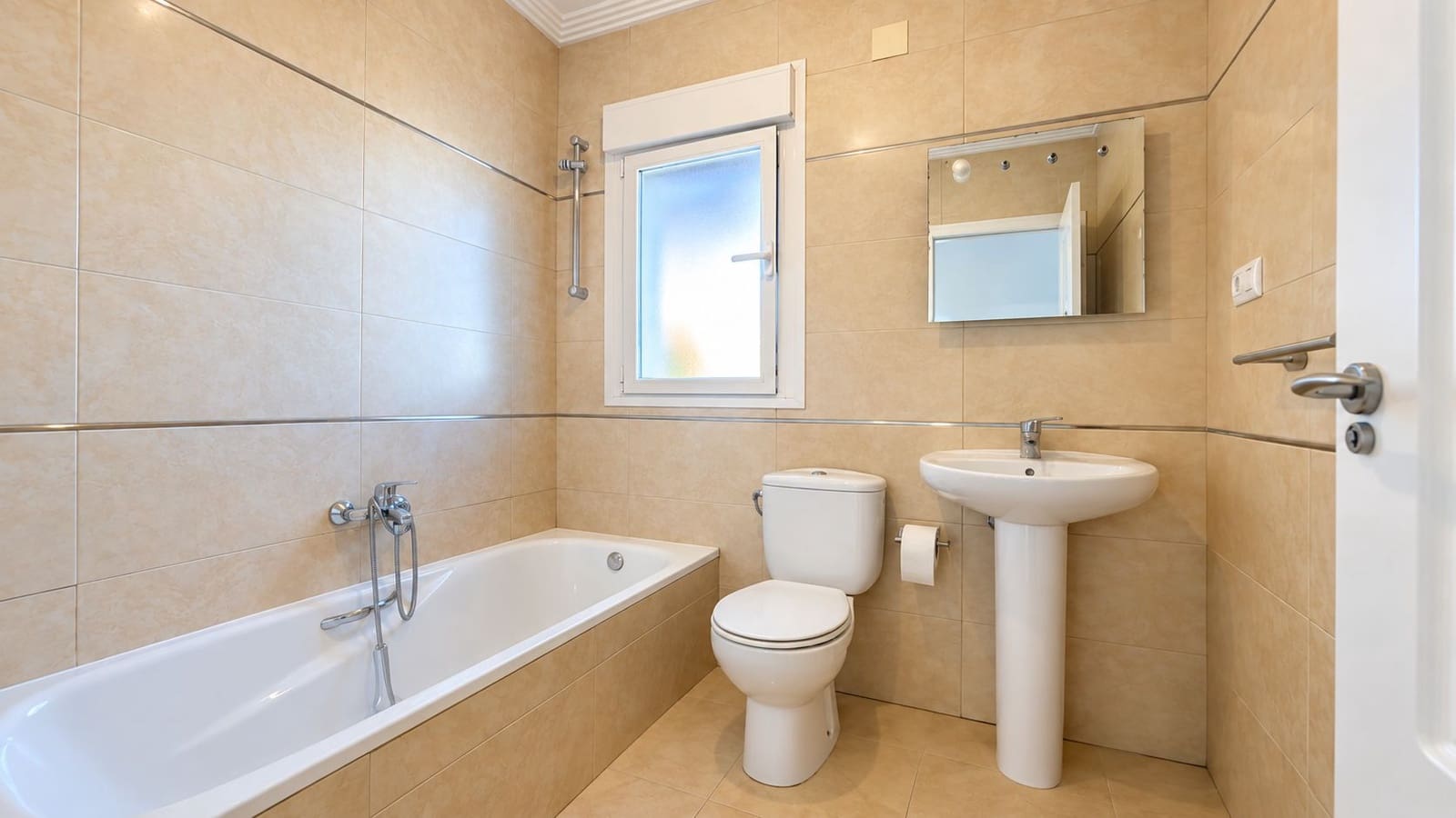4 bedroom Villa for sale in Beniarbeig with pool garage - € 799,000 (Ref: 10163160)
