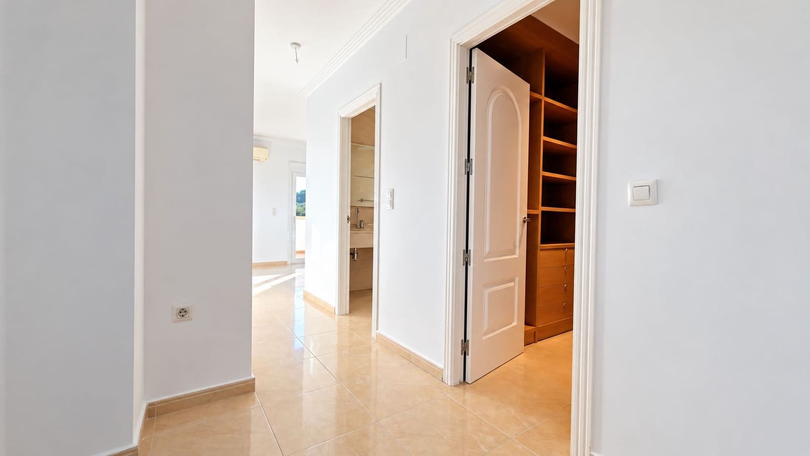 4 bedroom Villa for sale in Beniarbeig with pool garage - € 799,000 (Ref: 10163160)