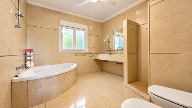 4 soverom Villa til salgs i Beniarbeig med svømmebasseng garasje - € 799 000 (Ref: 10163160)