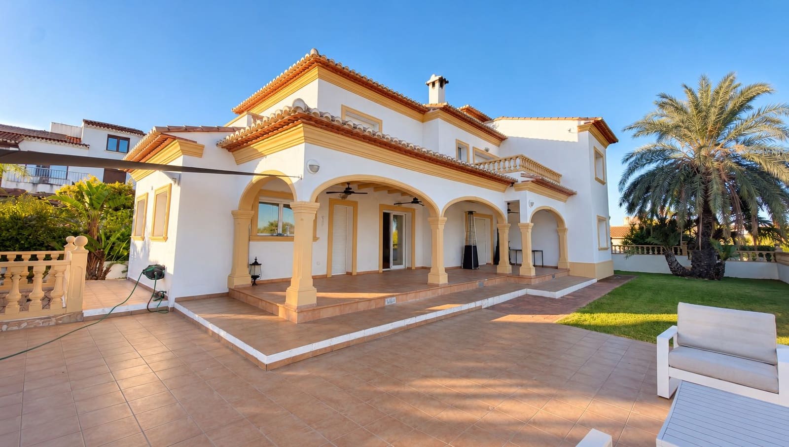 4 bedroom Villa for sale in Beniarbeig with pool garage - € 799,000 (Ref: 10163160)