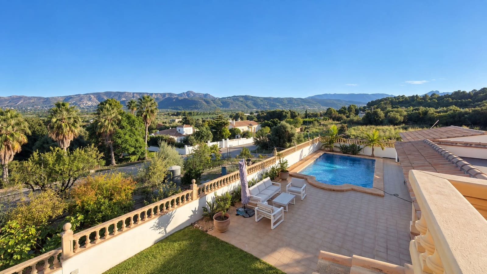 4 bedroom Villa for sale in Beniarbeig with pool garage - € 799,000 (Ref: 10163160)