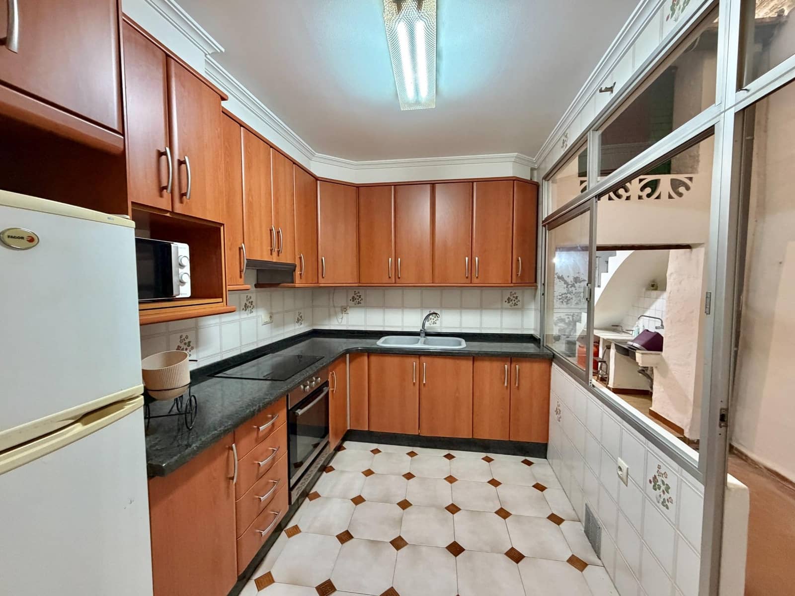 4 bedroom Townhouse for sale in L'Orxa / Lorcha - € 150,000 (Ref: 10163161)