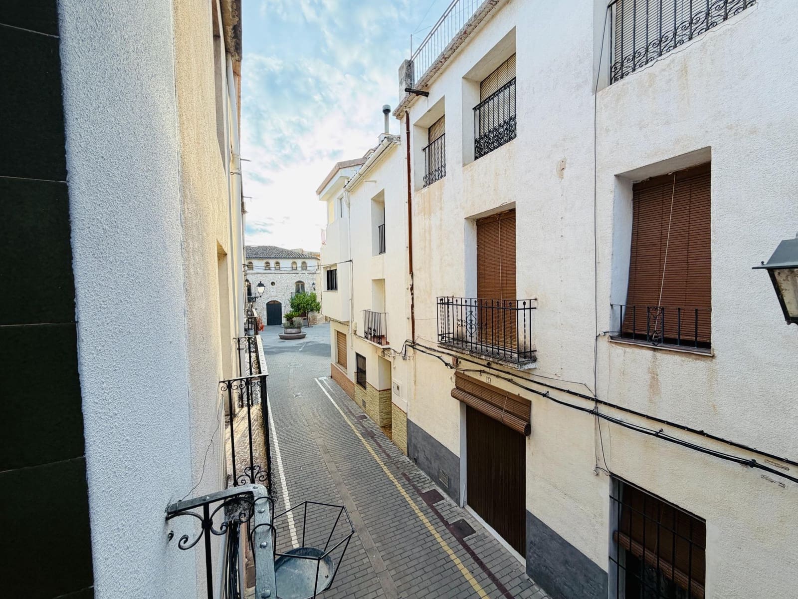 4 bedroom Townhouse for sale in L'Orxa / Lorcha - € 150,000 (Ref: 10163161)