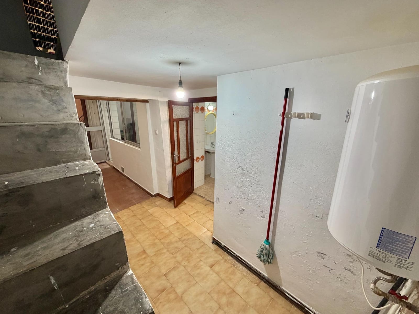 4 bedroom Townhouse for sale in L'Orxa / Lorcha - € 150,000 (Ref: 10163161)