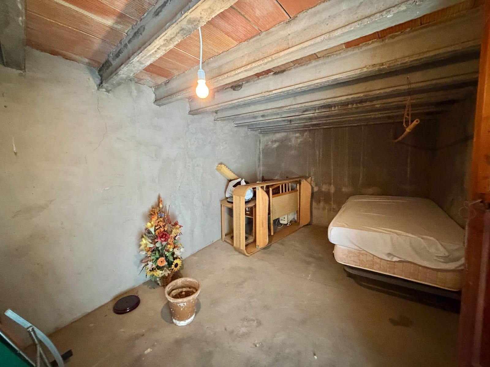 4 bedroom Townhouse for sale in L'Orxa / Lorcha - € 150,000 (Ref: 10163161)