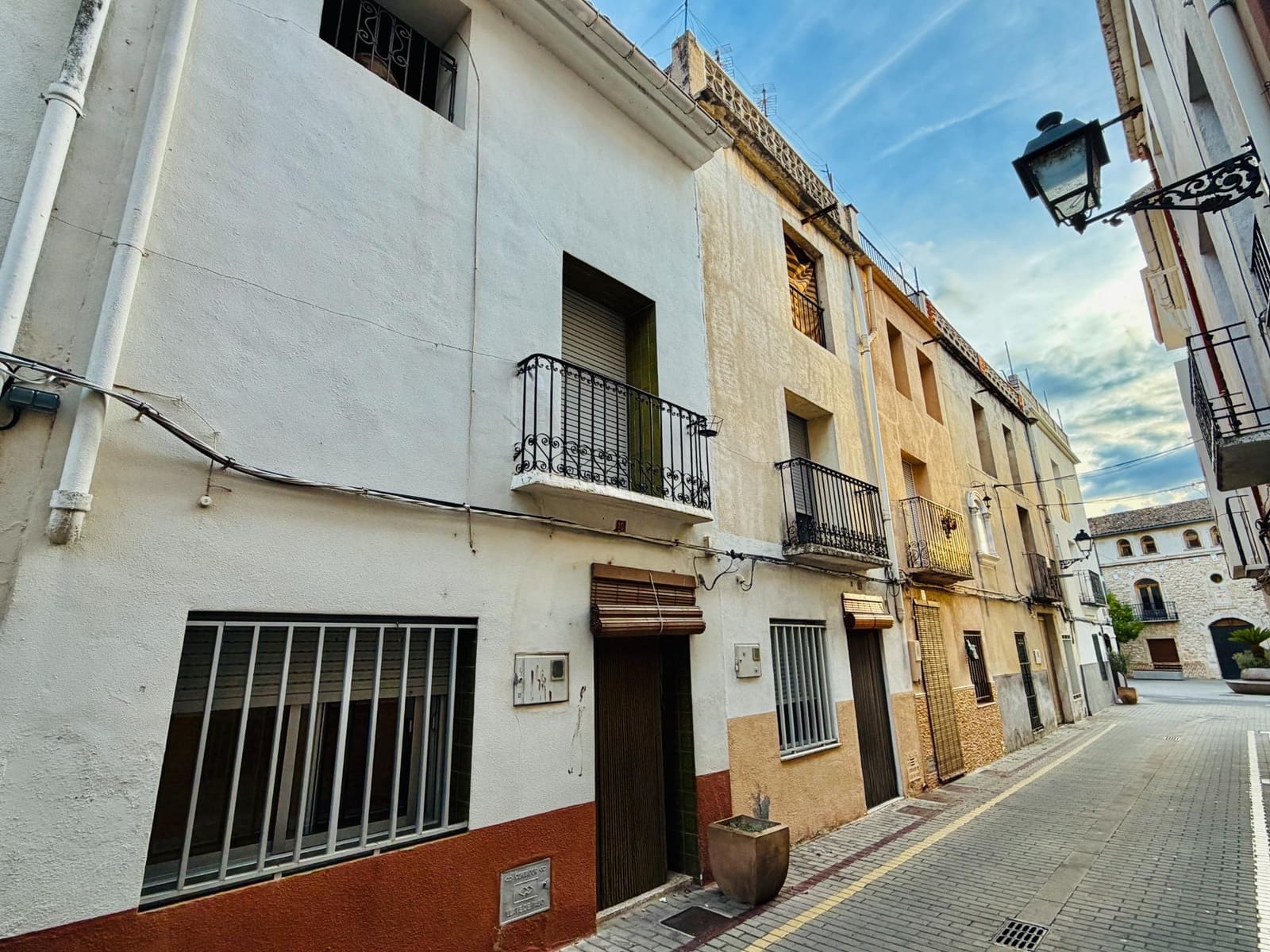 4 bedroom Townhouse for sale in L'Orxa / Lorcha - € 150,000 (Ref: 10163161)