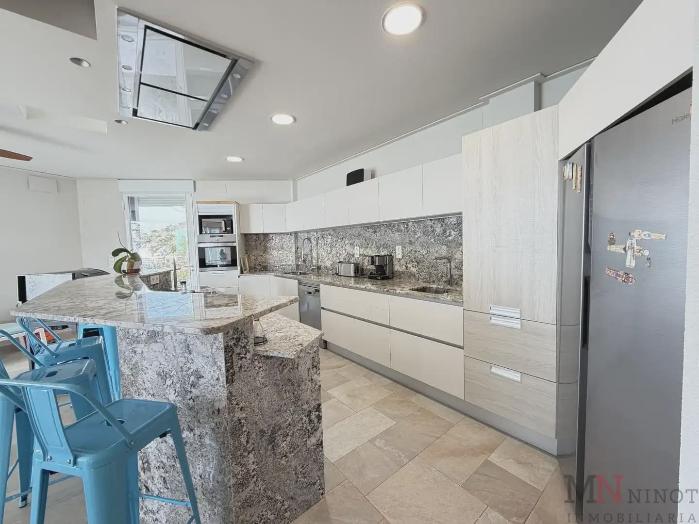 3 slaapkamer Villa te huur in Oropesa  met garage - € 3.500 (Ref: 10081665)